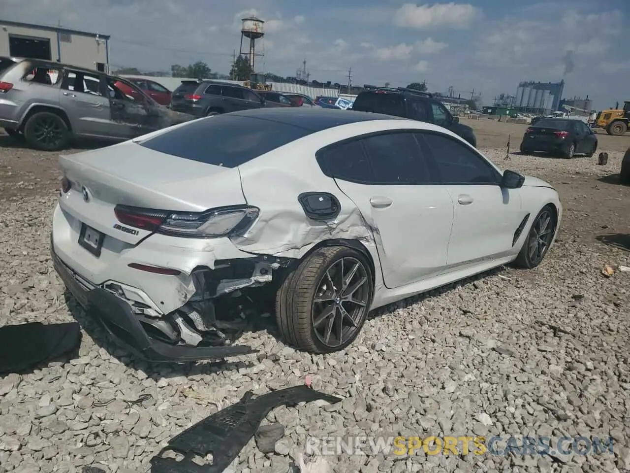 3 Photograph of a damaged car WBAGV8C06LBP48932 BMW M8 2020