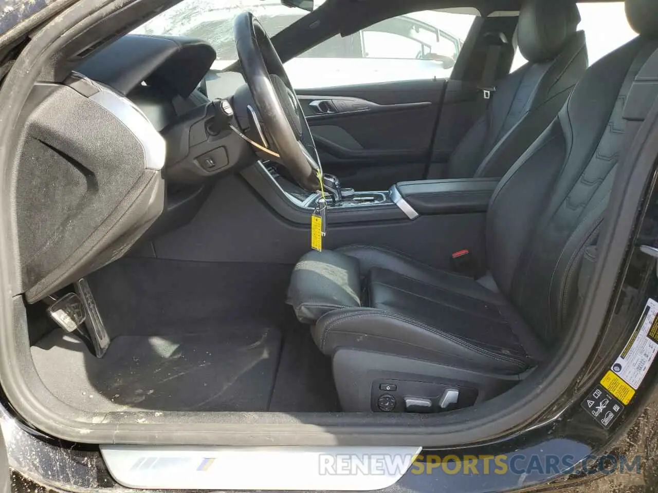 7 Photograph of a damaged car WBAGV8C09LCD82171 BMW M8 2020
