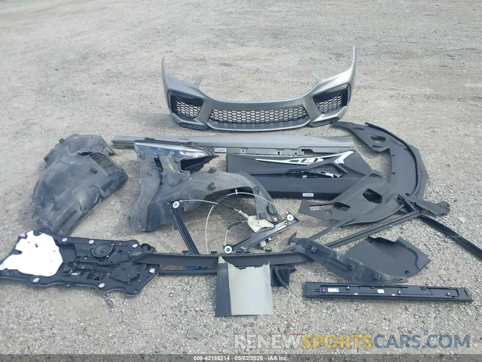 12 Фотография поврежденного автомобиля WBSAE0C04LCD82226 BMW M8 2020