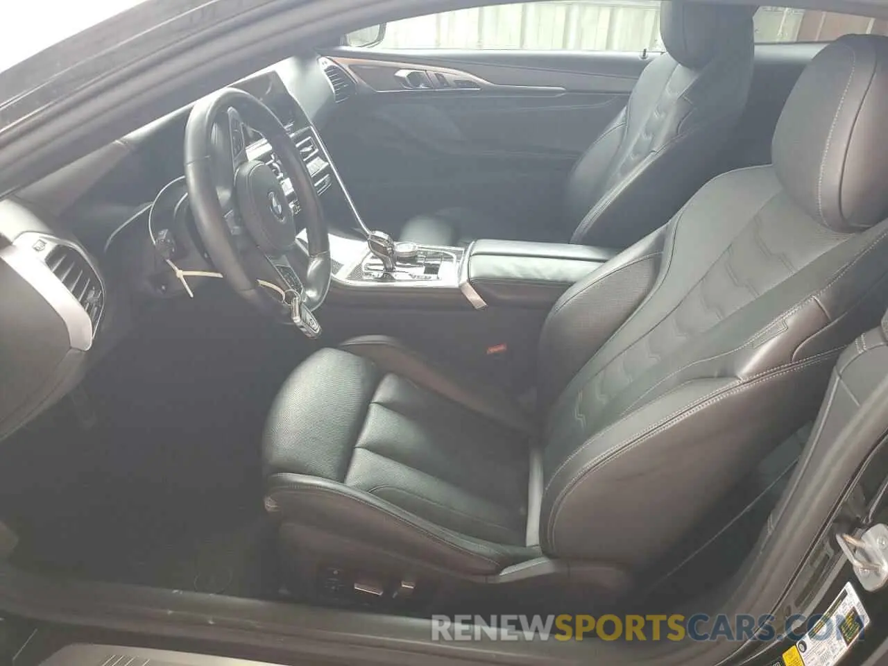 7 Photograph of a damaged car WBABC4C0XMCG35539 BMW M8 2021