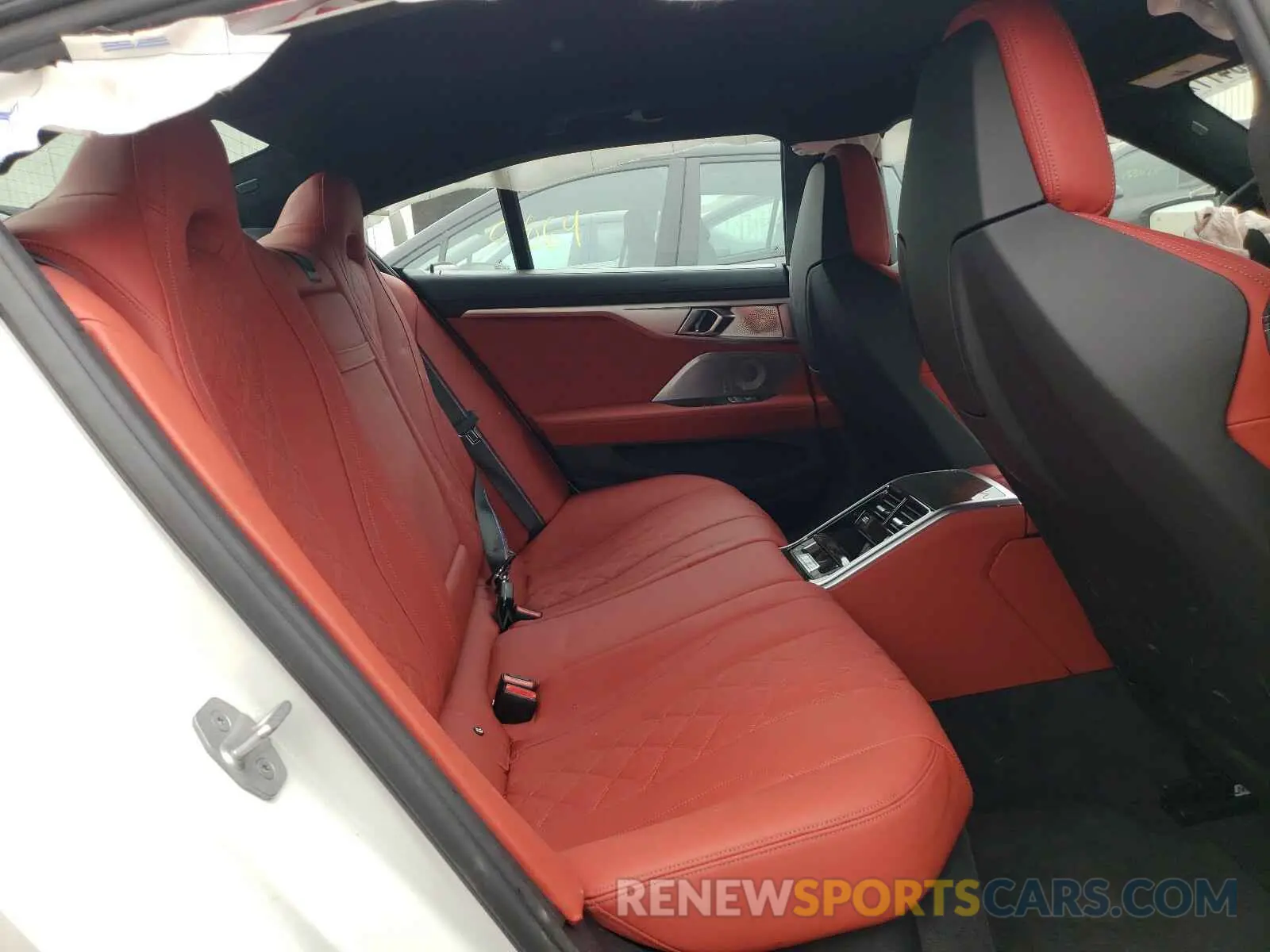 6 Фотография поврежденного автомобиля WBSGV0C00MCF60483 BMW M8 2021