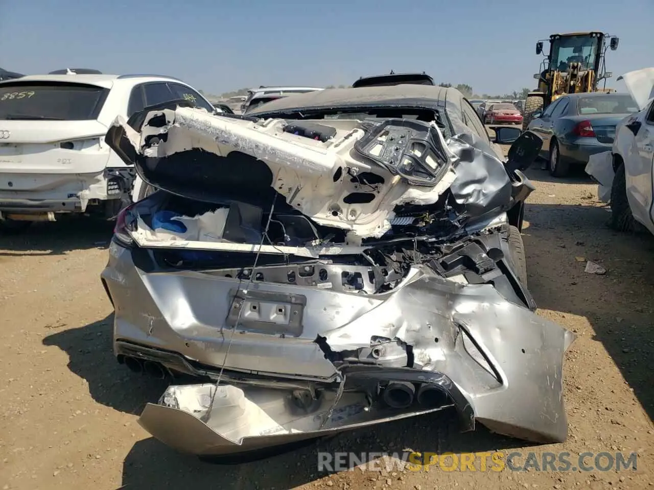 6 Photograph of a damaged car WBSGV0C01MCF26925 BMW M8 2021