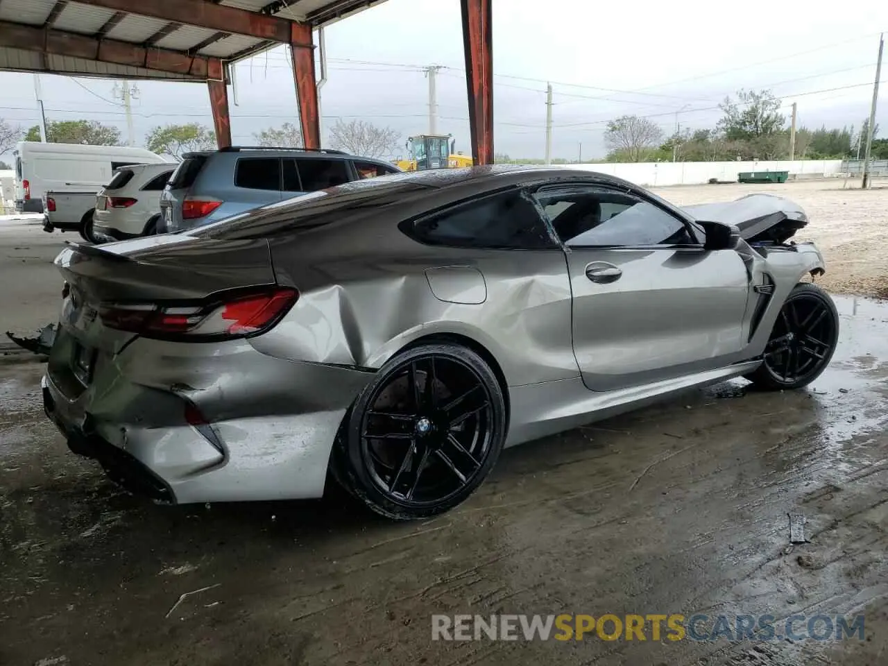 3 Photograph of a damaged car WBSAE0C00NCH03231 BMW M8 2022