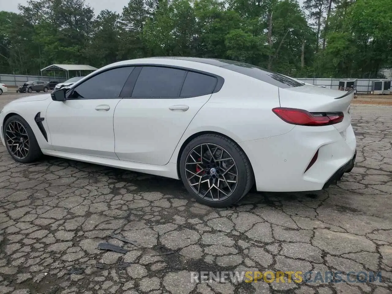 2 Photograph of a damaged car WBSGV0C07NCJ81642 BMW M8 2022