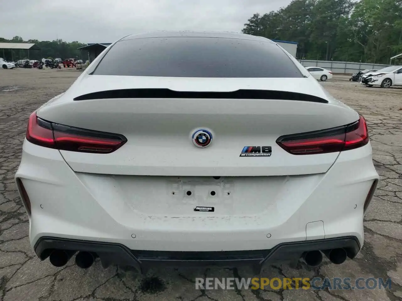 6 Photograph of a damaged car WBSGV0C07NCJ81642 BMW M8 2022