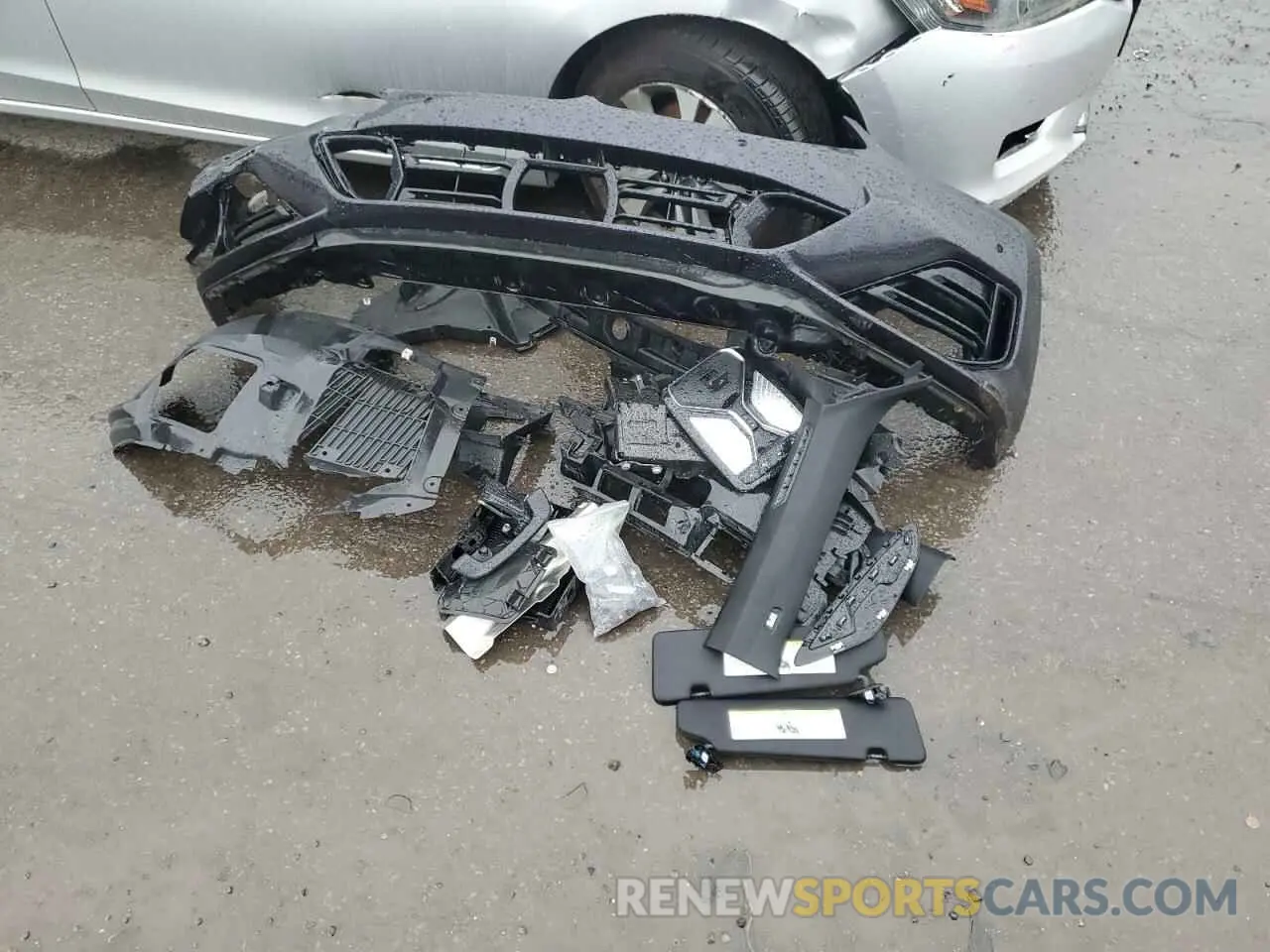 12 Фотография поврежденного автомобиля WBAGV8C0XPCK94037 BMW M8 2023