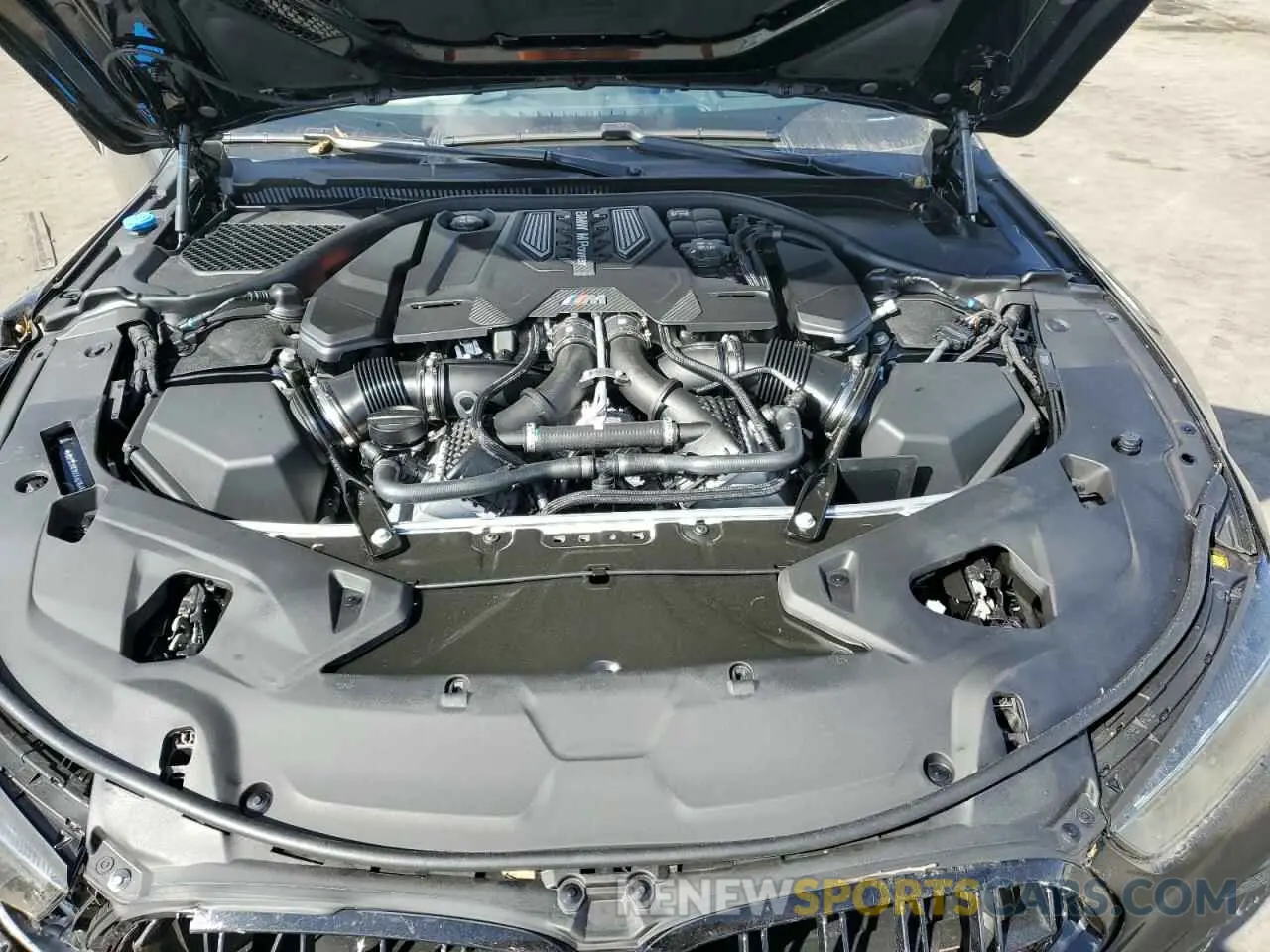 11 Фотография поврежденного автомобиля WBSGV0C09SCU29546 BMW M8 2025