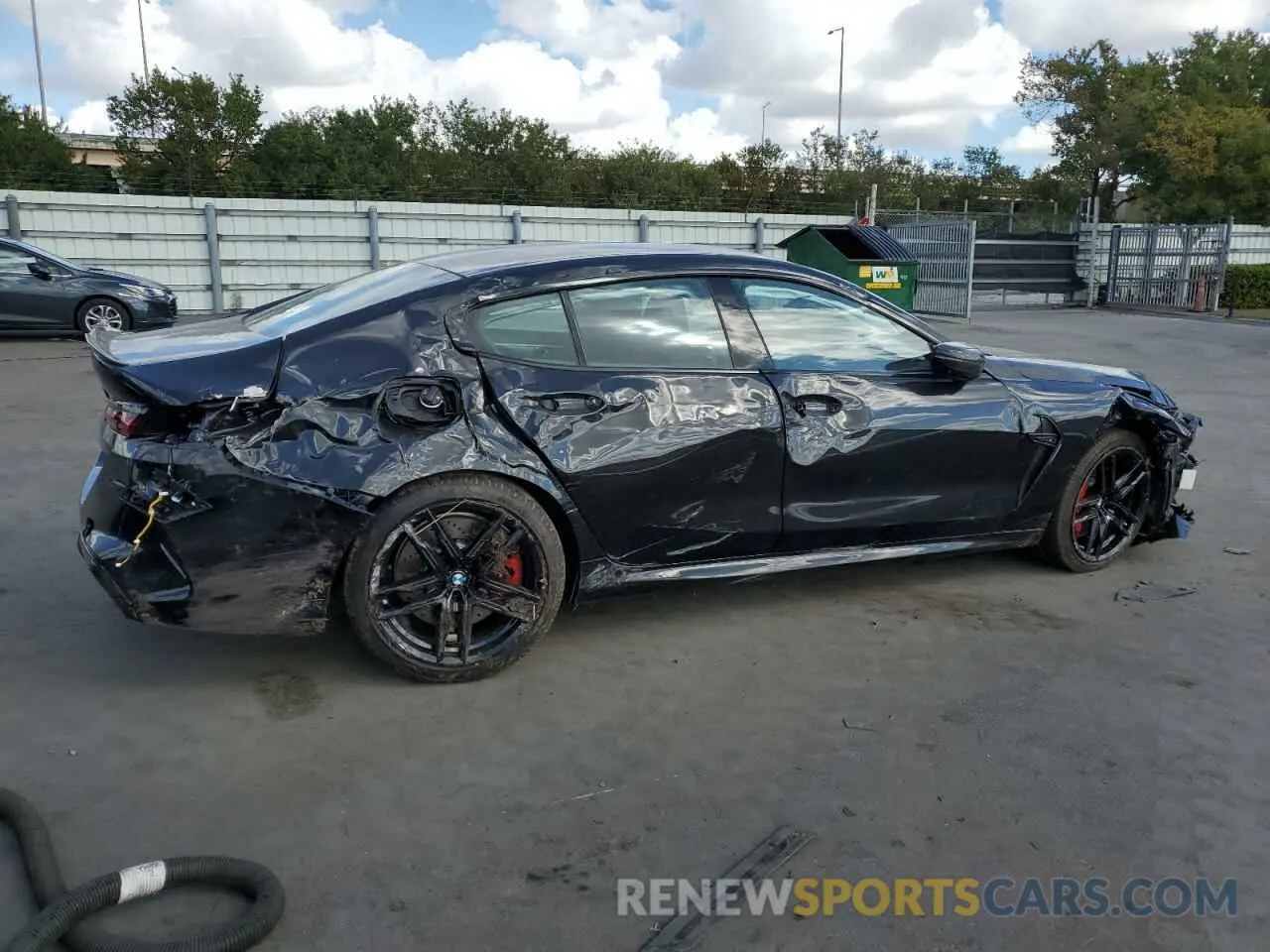 3 Фотография поврежденного автомобиля WBSGV0C09SCU29546 BMW M8 2025