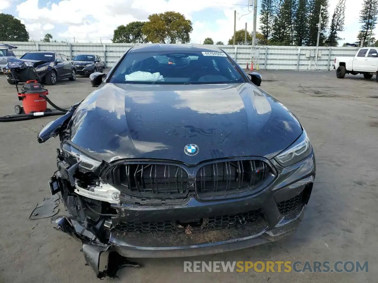 5 Фотография поврежденного автомобиля WBSGV0C09SCU29546 BMW M8 2025