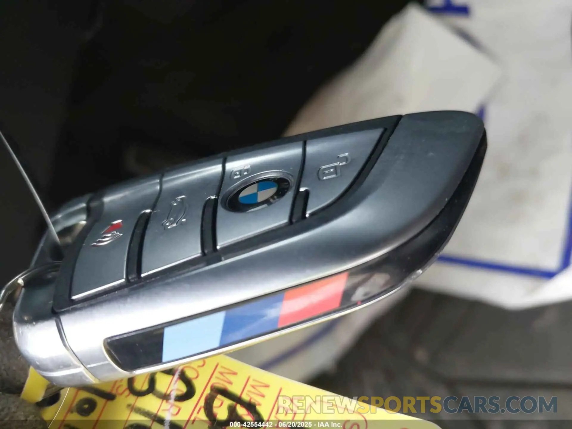 11 Photograph of a damaged car WBSGV0C02MCF33723 BMW M8 GRAN COUPE 2021