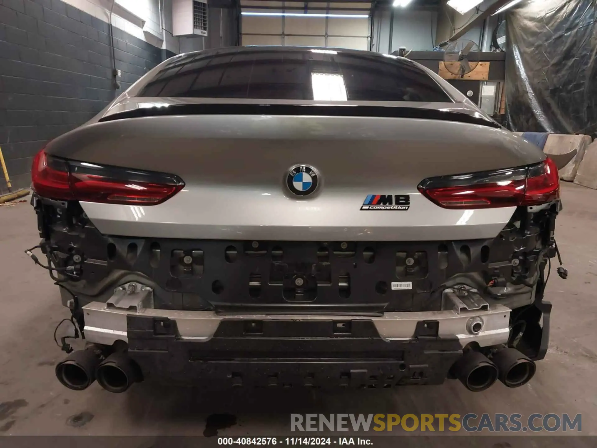 17 Photograph of a damaged car WBSGV0C02NCJ62612 BMW M8 GRAN COUPE 2022