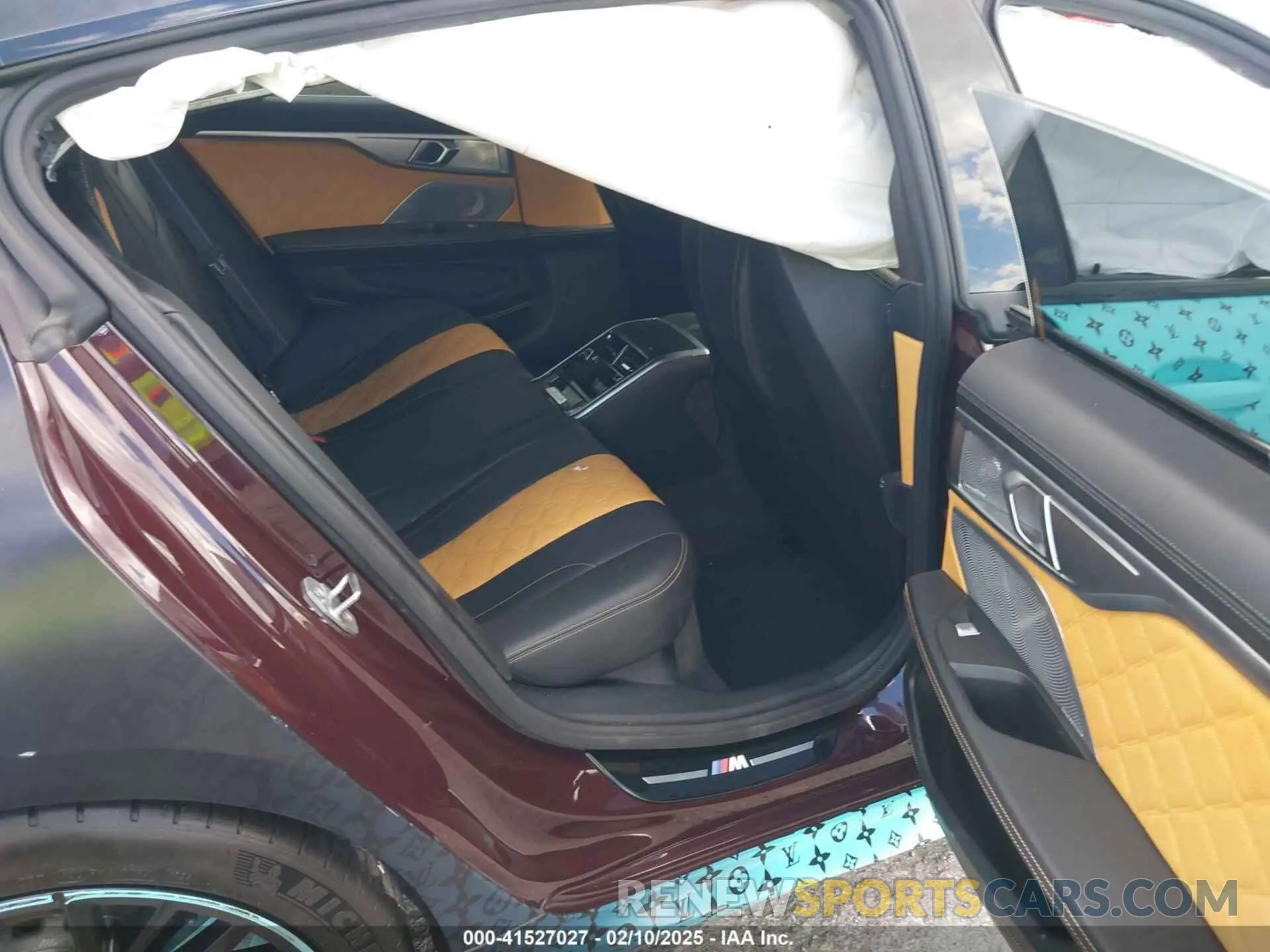 8 Photograph of a damaged car WBSGV0C03NCJ35595 BMW M8 GRAN COUPE 2022