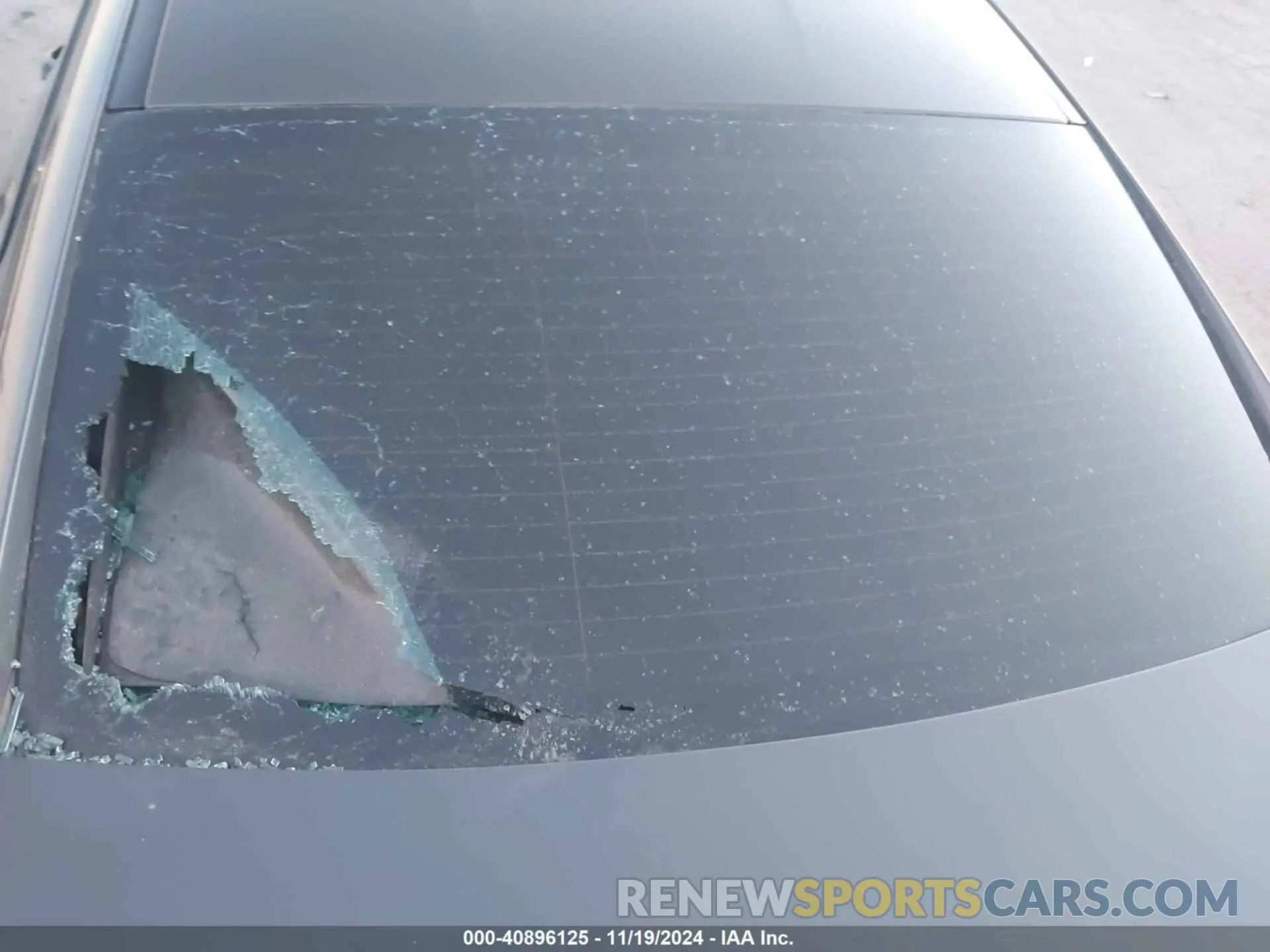 19 Photograph of a damaged car WBSGV0C08NCJ15505 BMW M8 GRAN COUPE 2022