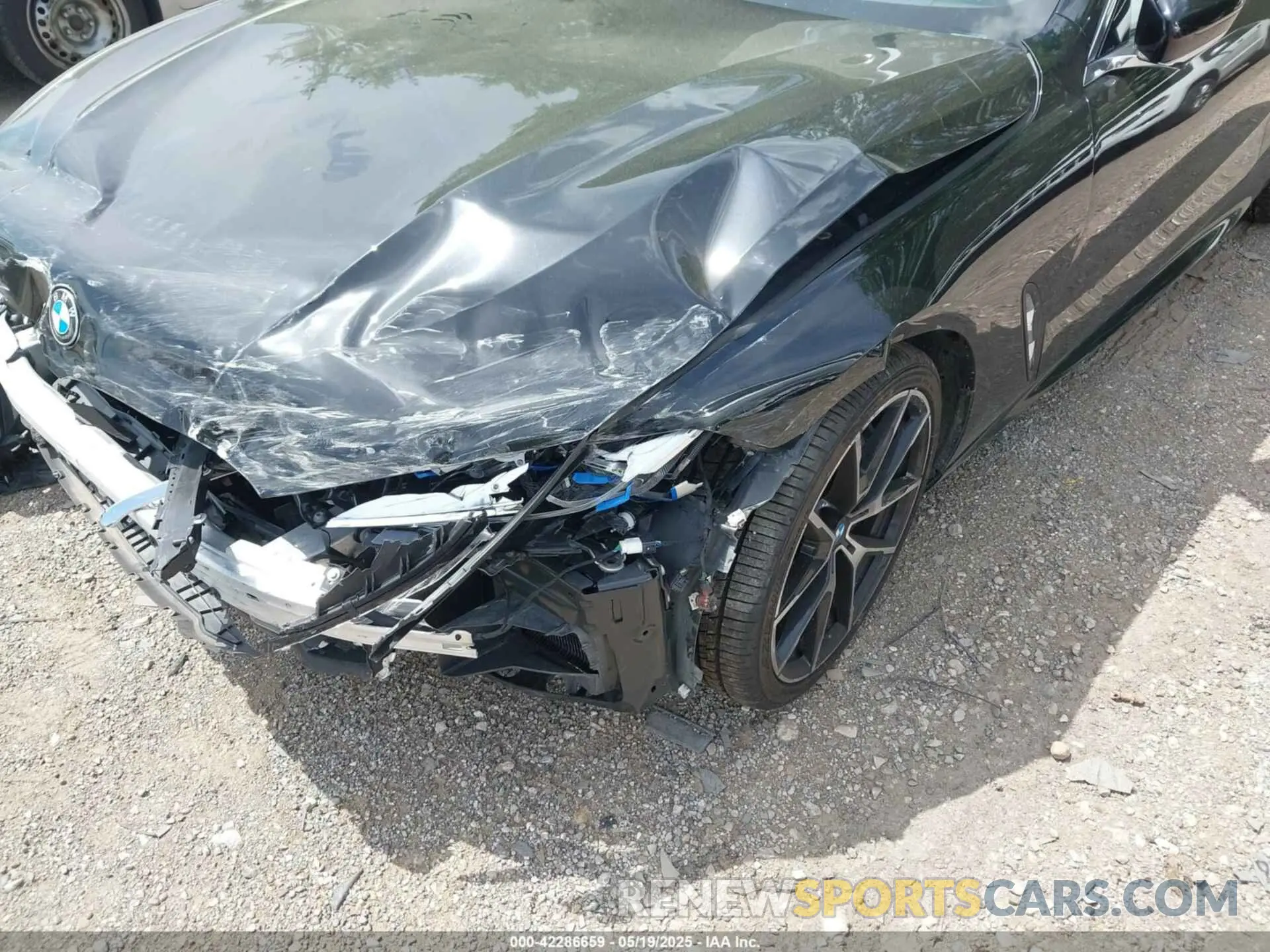 17 Photograph of a damaged car WBABC4C59KBU96788 BMW M850I 2019