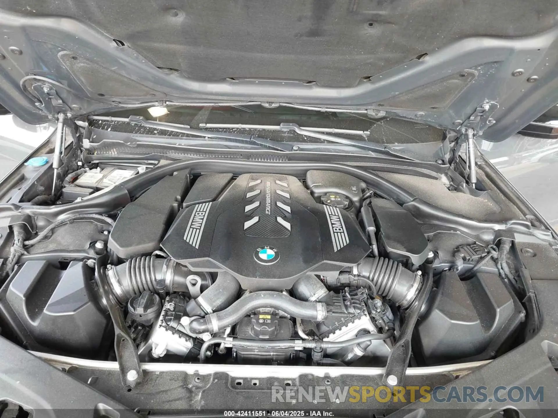 10 Photograph of a damaged car WBAGV8C0XNCH43670 BMW M850I GTAN COUPE 2022