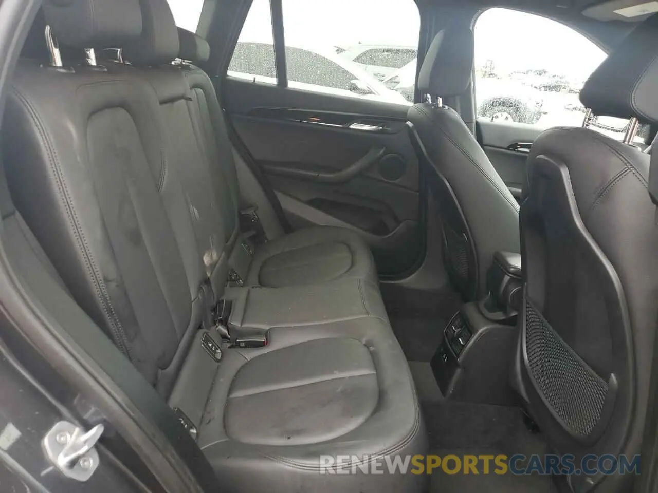 10 Photograph of a damaged car WBXHT3C52K5L90739 BMW X1 2019