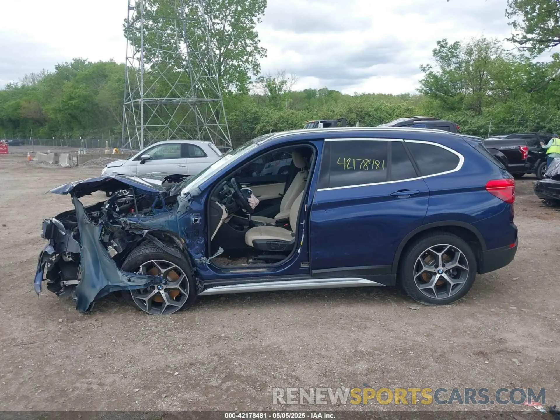 14 Photograph of a damaged car WBXHT3C53K3H35405 BMW X1 2019