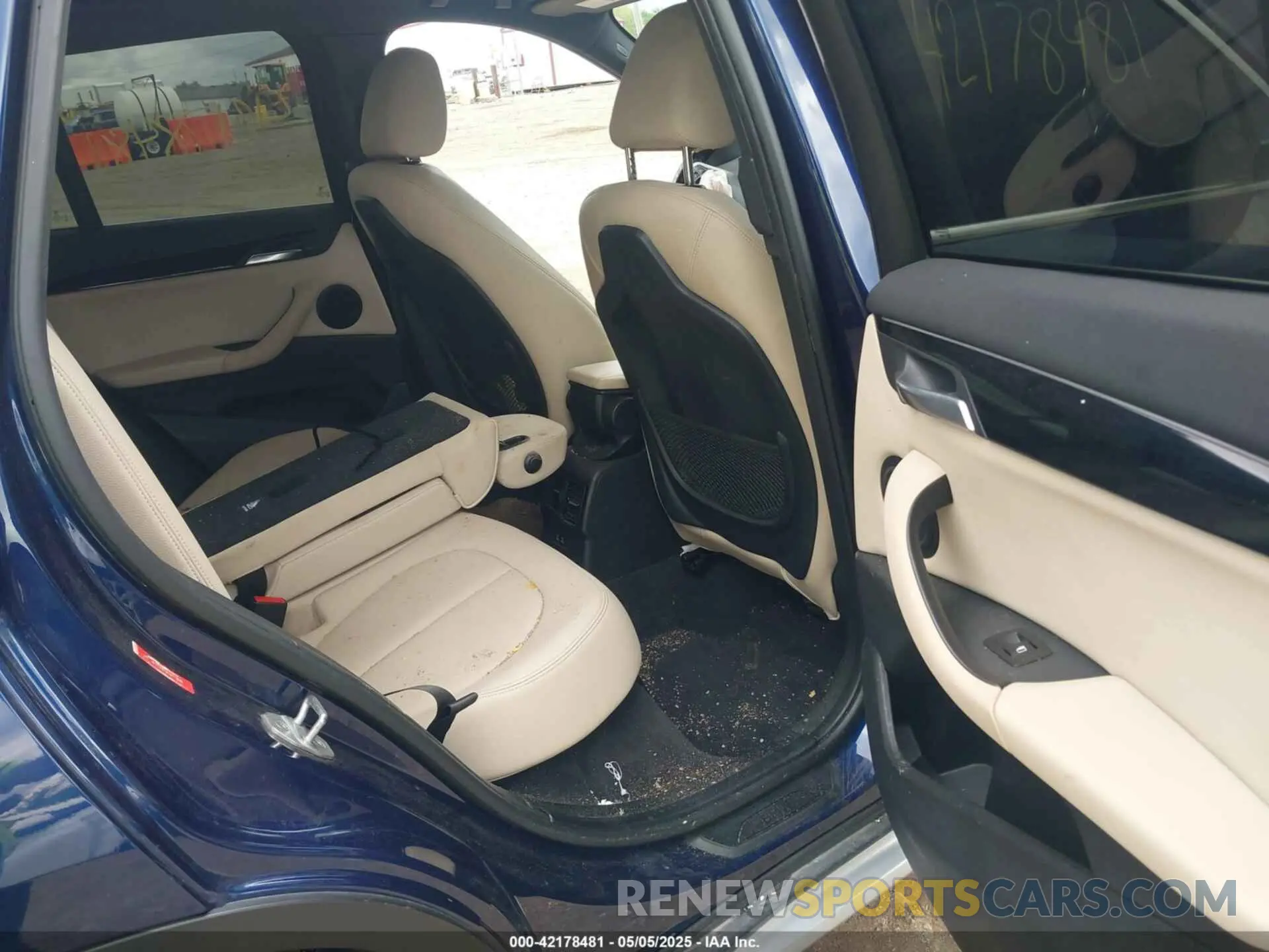 8 Photograph of a damaged car WBXHT3C53K3H35405 BMW X1 2019