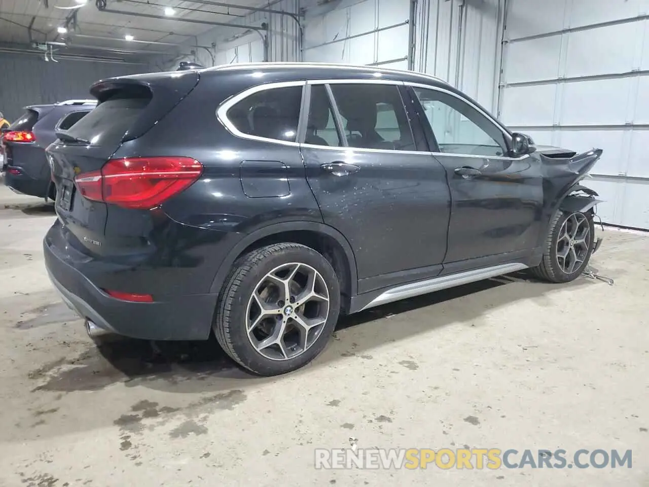 3 Фотография поврежденного автомобиля WBXHT3C55K5L36870 BMW X1 2019