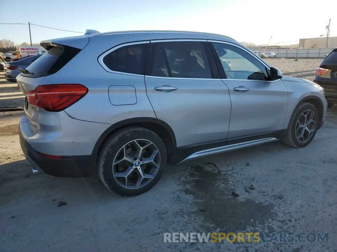 3 Фотография поврежденного автомобиля WBXHT3C55K5L89293 BMW X1 2019