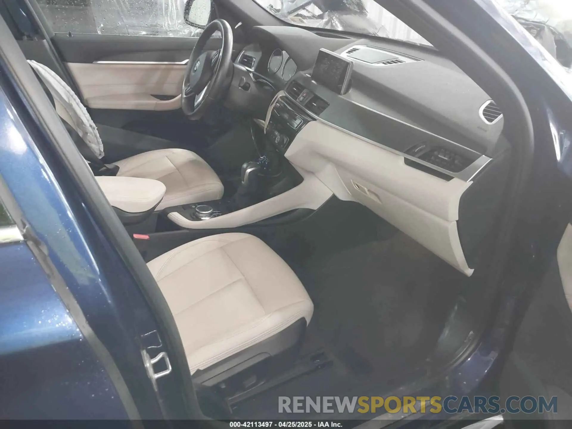 5 Photograph of a damaged car WBXHT3C56K3H34720 BMW X1 2019