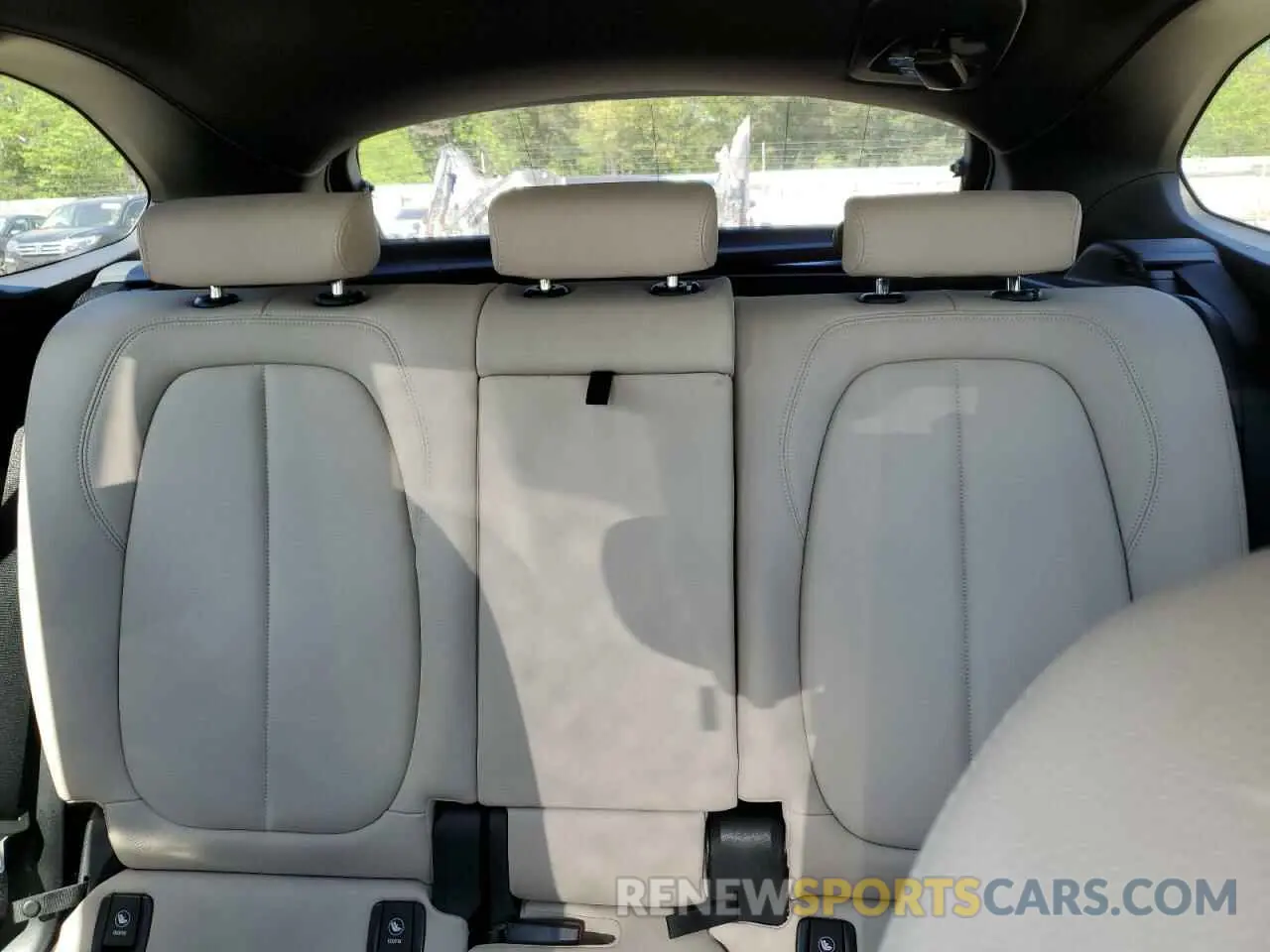10 Photograph of a damaged car WBXHT3C57K3H36363 BMW X1 2019