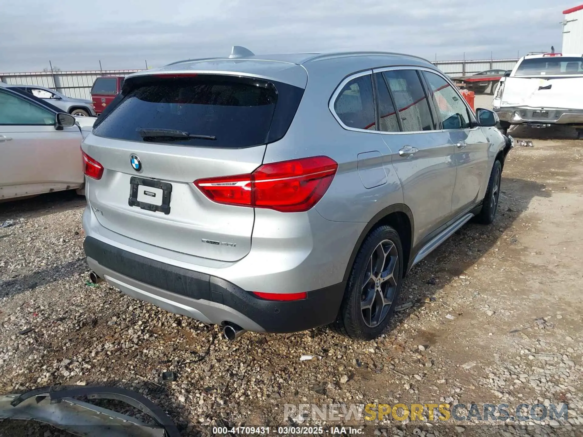 4 Фотография поврежденного автомобиля WBXHU7C52K3H44360 BMW X1 2019