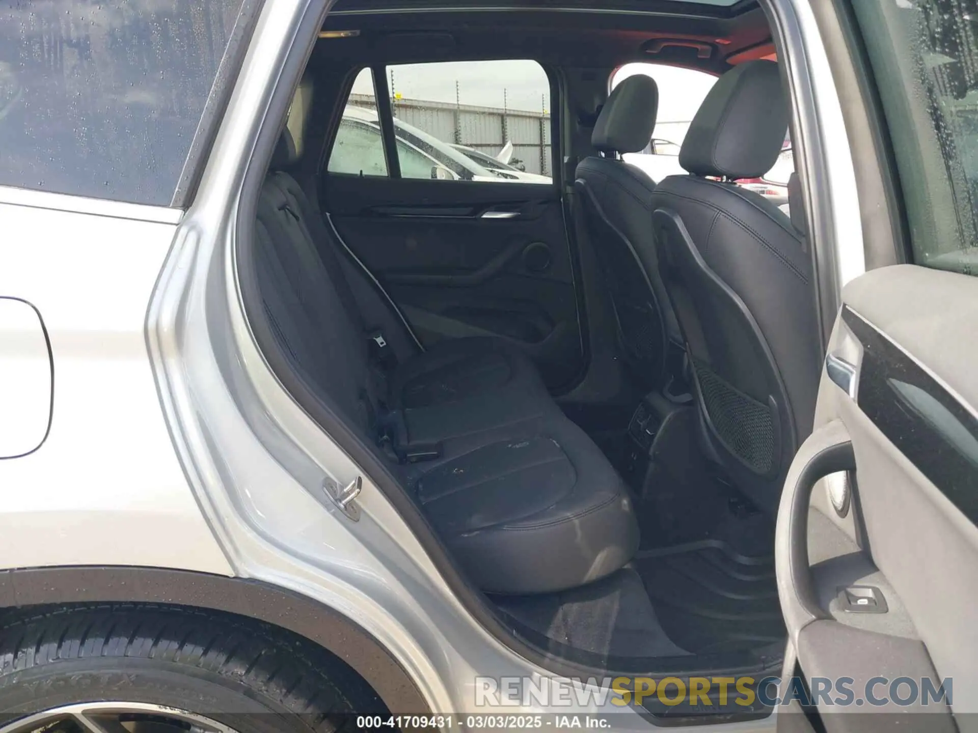 8 Фотография поврежденного автомобиля WBXHU7C52K3H44360 BMW X1 2019
