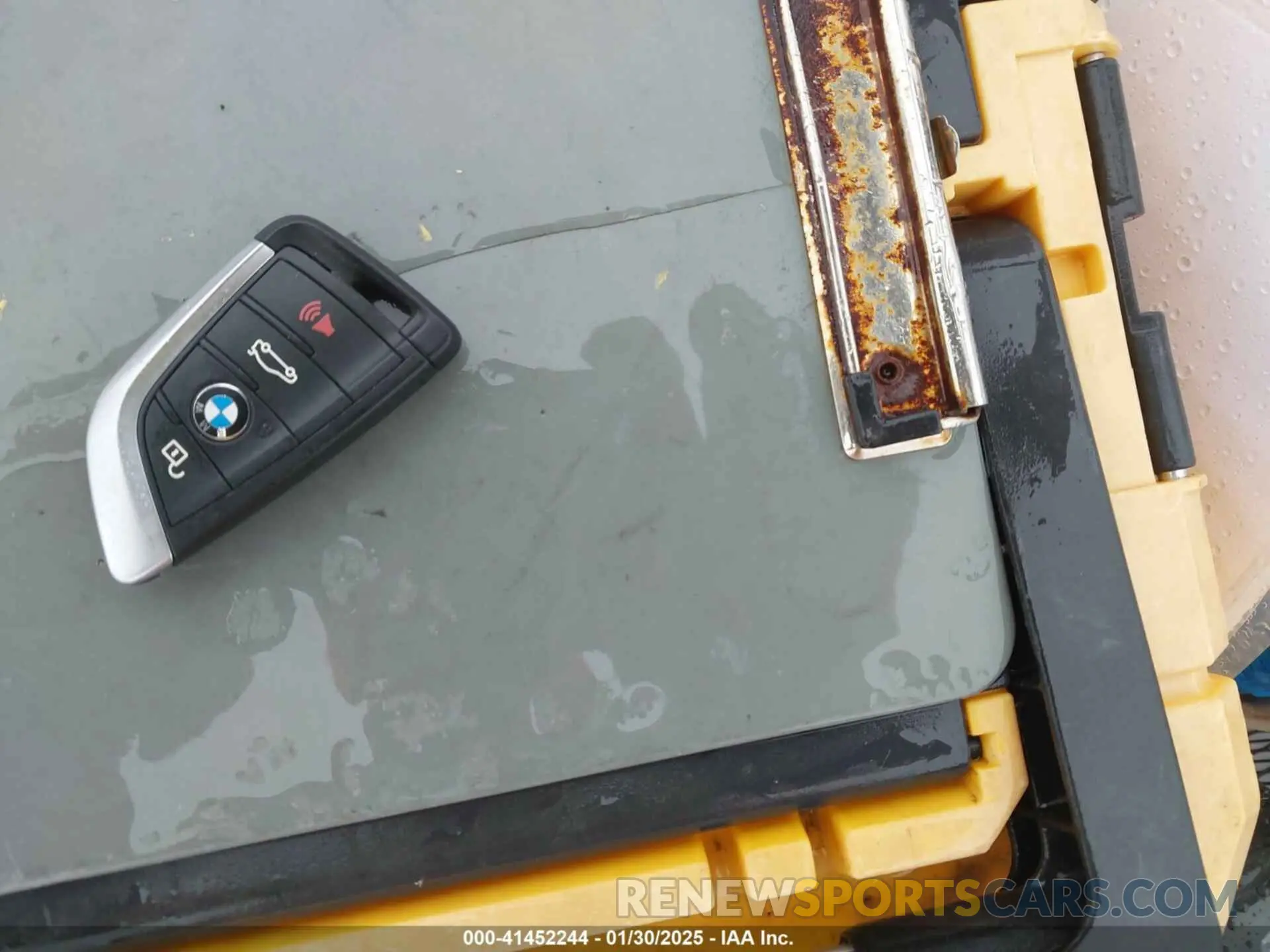11 Photograph of a damaged car WBXHU7C52K5L12160 BMW X1 2019