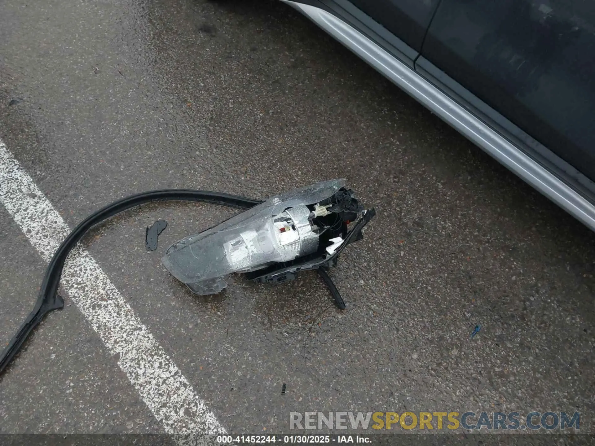 12 Photograph of a damaged car WBXHU7C52K5L12160 BMW X1 2019