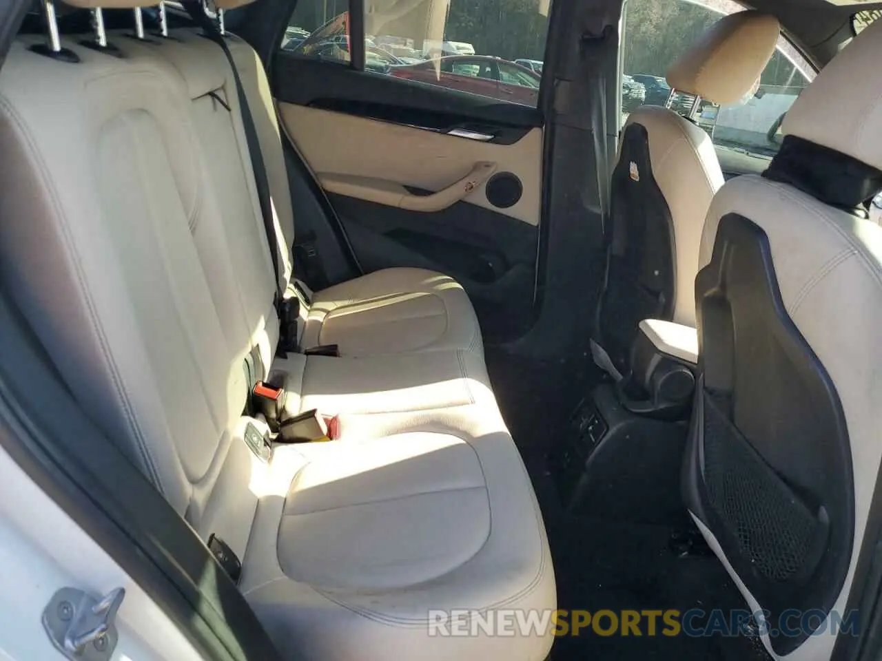 11 Photograph of a damaged car WBXHU7C53K3H45694 BMW X1 2019