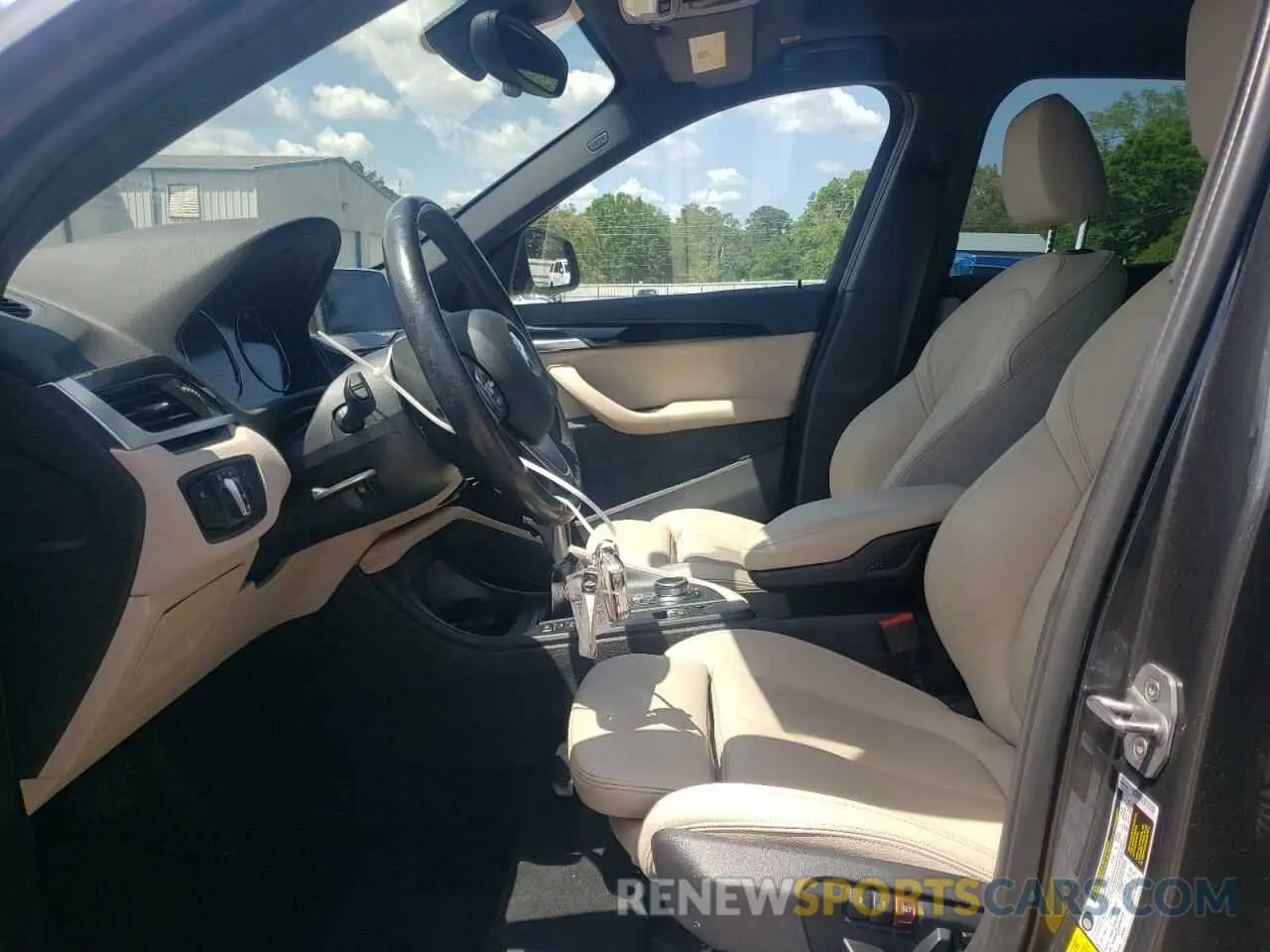7 Photograph of a damaged car WBXHU7C54K3H46420 BMW X1 2019