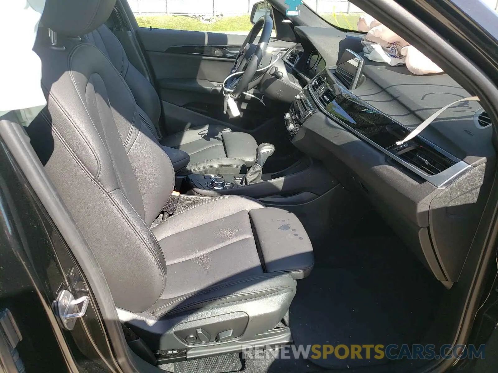 5 Photograph of a damaged car WBXHU7C56K3H44233 BMW X1 2019