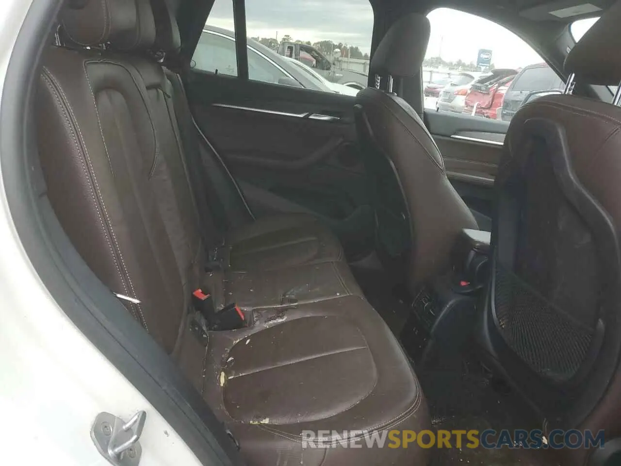 11 Photograph of a damaged car WBXHU7C57K3H44192 BMW X1 2019