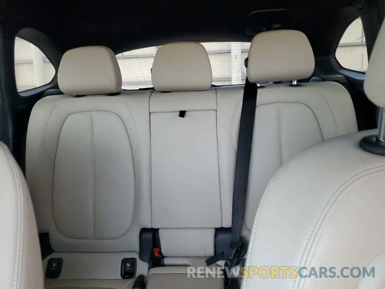 10 Фотография поврежденного автомобиля WBXJG7C05L3L87560 BMW X1 2020