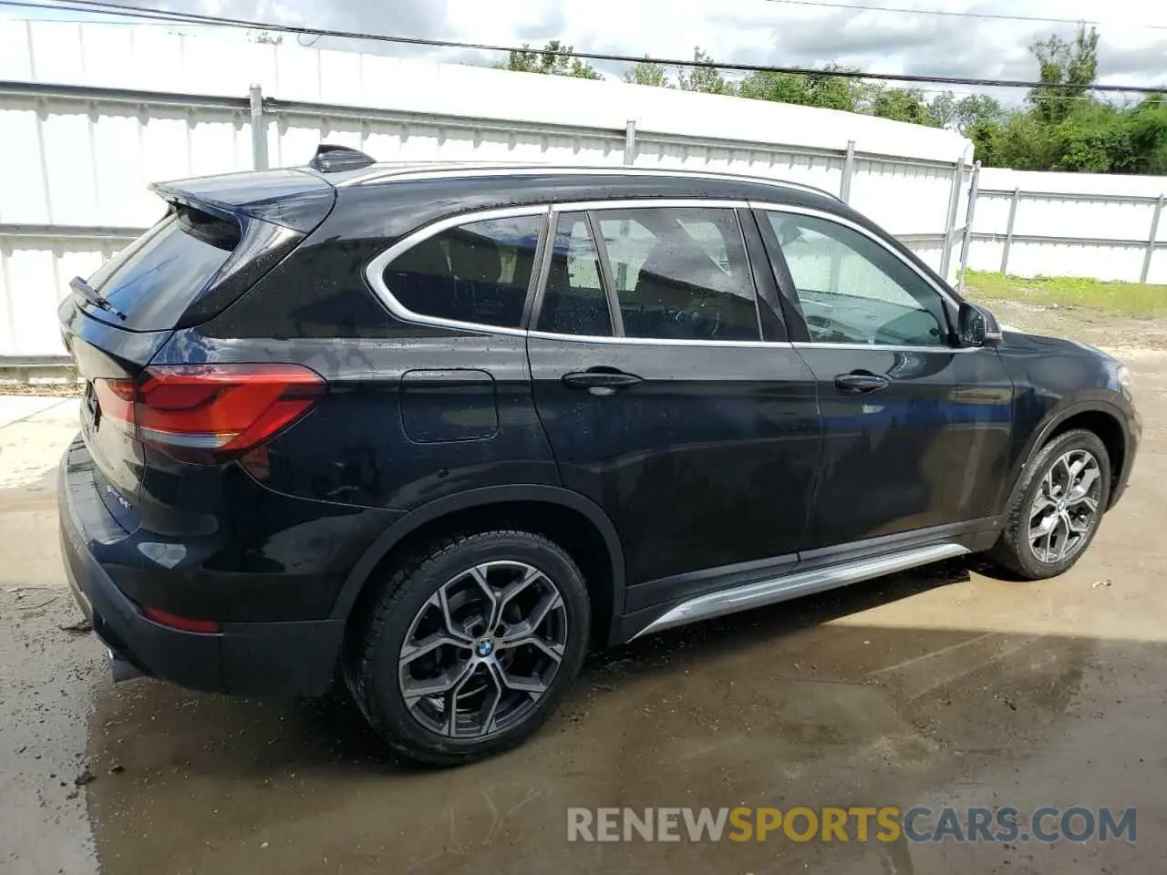 3 Photograph of a damaged car WBXJG7C05L5P46667 BMW X1 2020