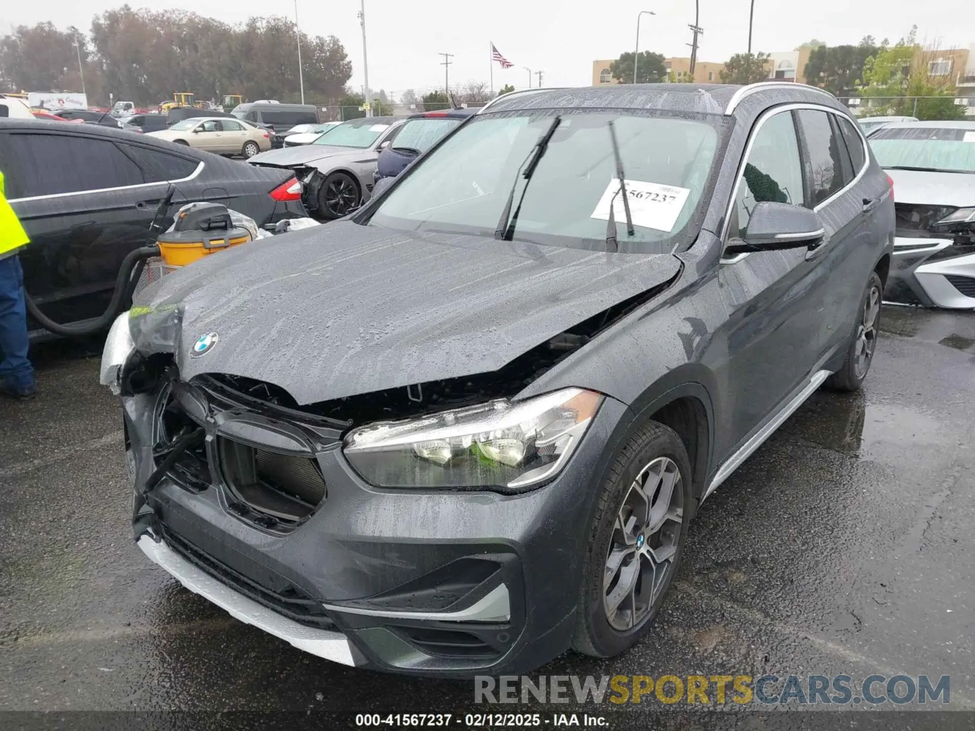 2 Фотография поврежденного автомобиля WBXJG7C05L5R44276 BMW X1 2020