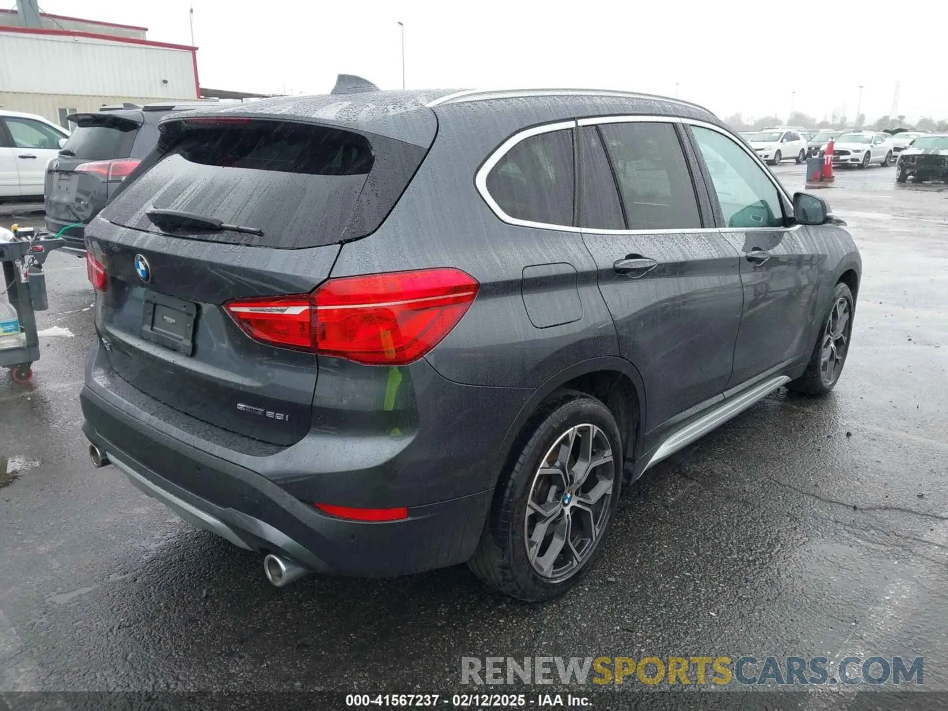 4 Фотография поврежденного автомобиля WBXJG7C05L5R44276 BMW X1 2020