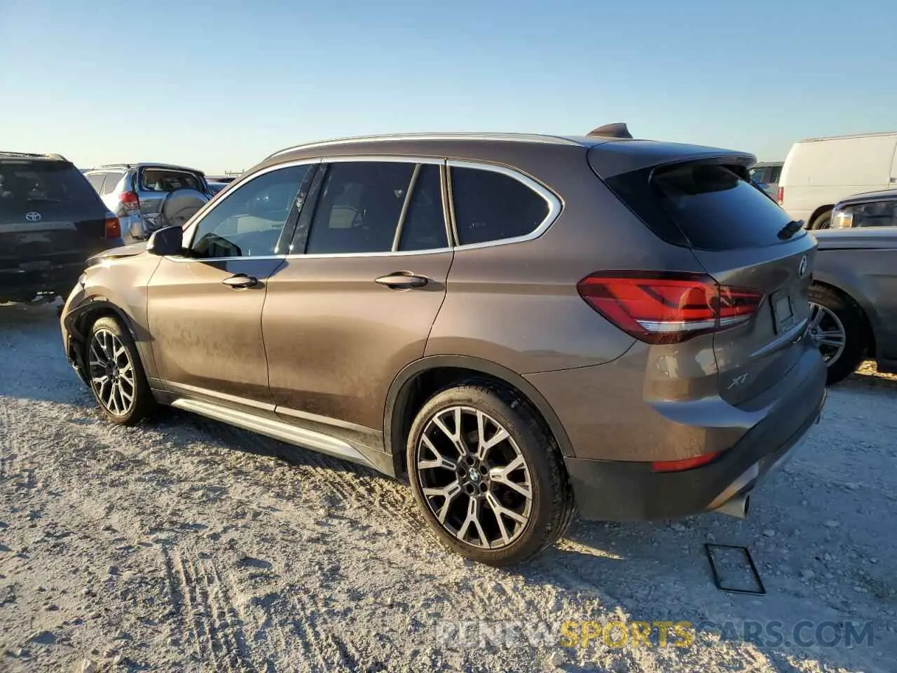 2 Фотография поврежденного автомобиля WBXJG7C0XL3L89336 BMW X1 2020