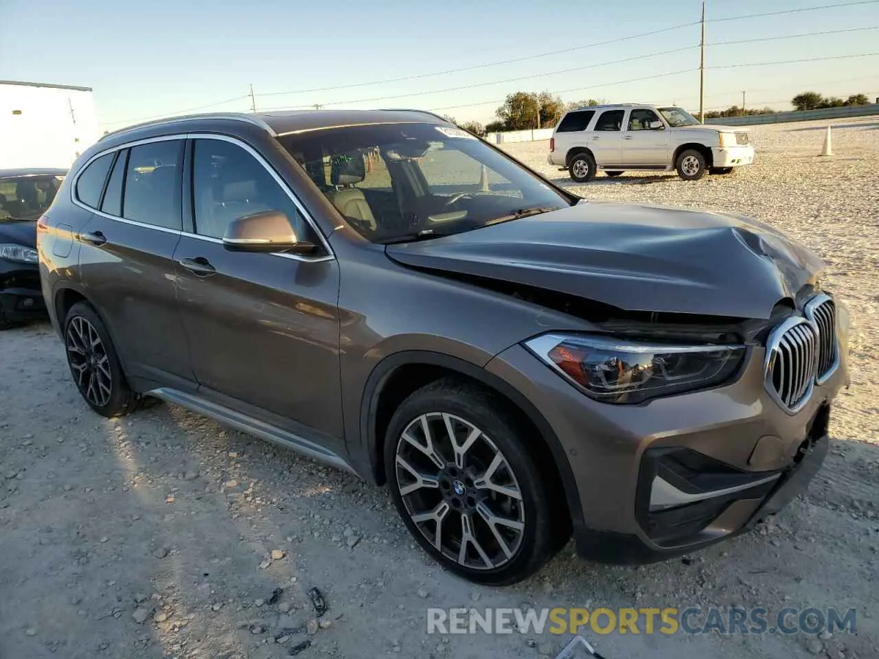4 Фотография поврежденного автомобиля WBXJG7C0XL3L89336 BMW X1 2020