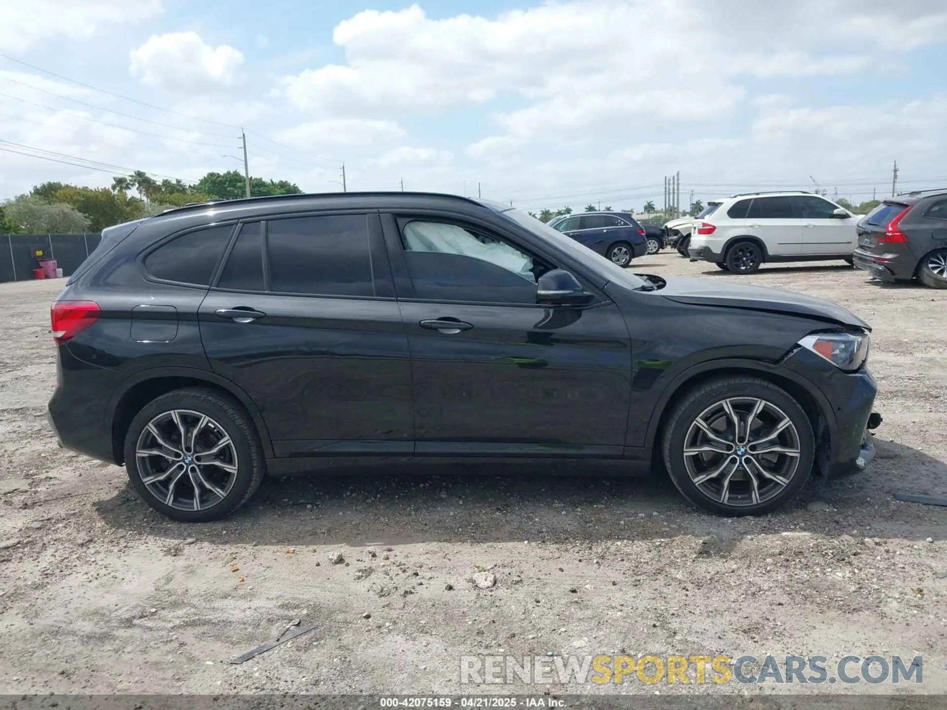 13 Фотография поврежденного автомобиля WBXJG7C0XL5P74237 BMW X1 2020