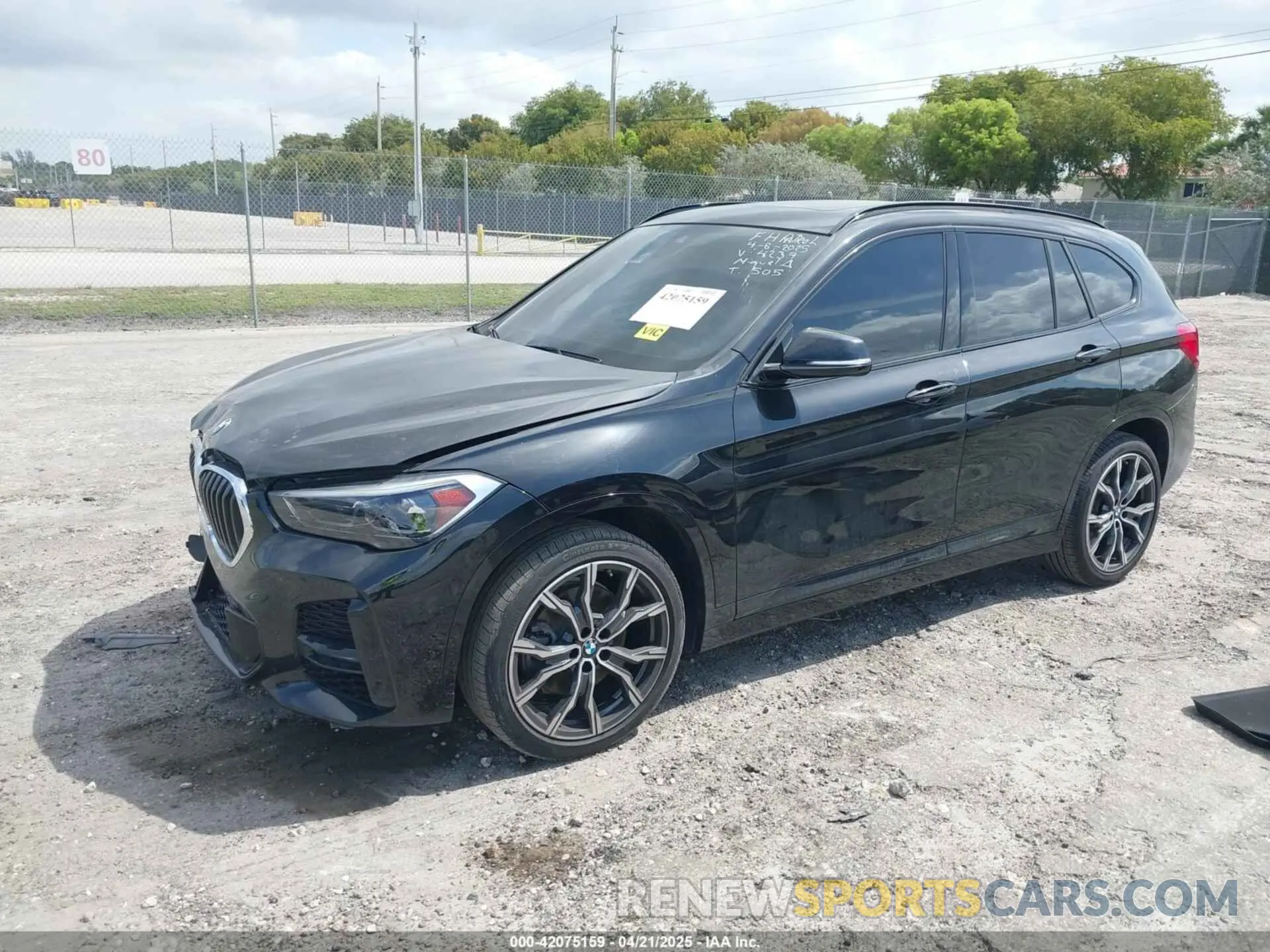 2 Фотография поврежденного автомобиля WBXJG7C0XL5P74237 BMW X1 2020