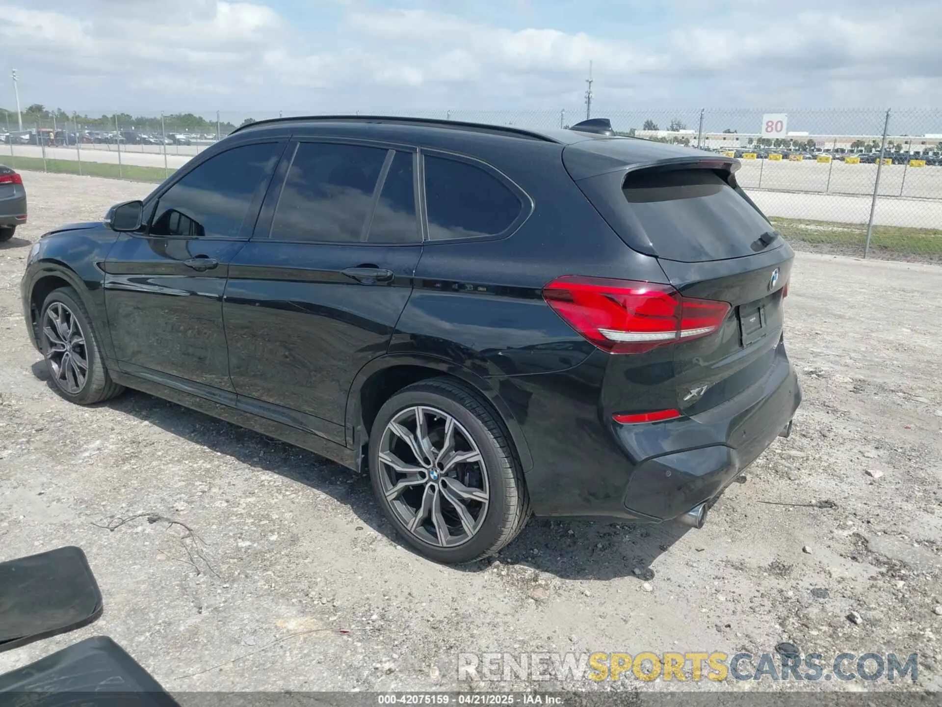3 Фотография поврежденного автомобиля WBXJG7C0XL5P74237 BMW X1 2020