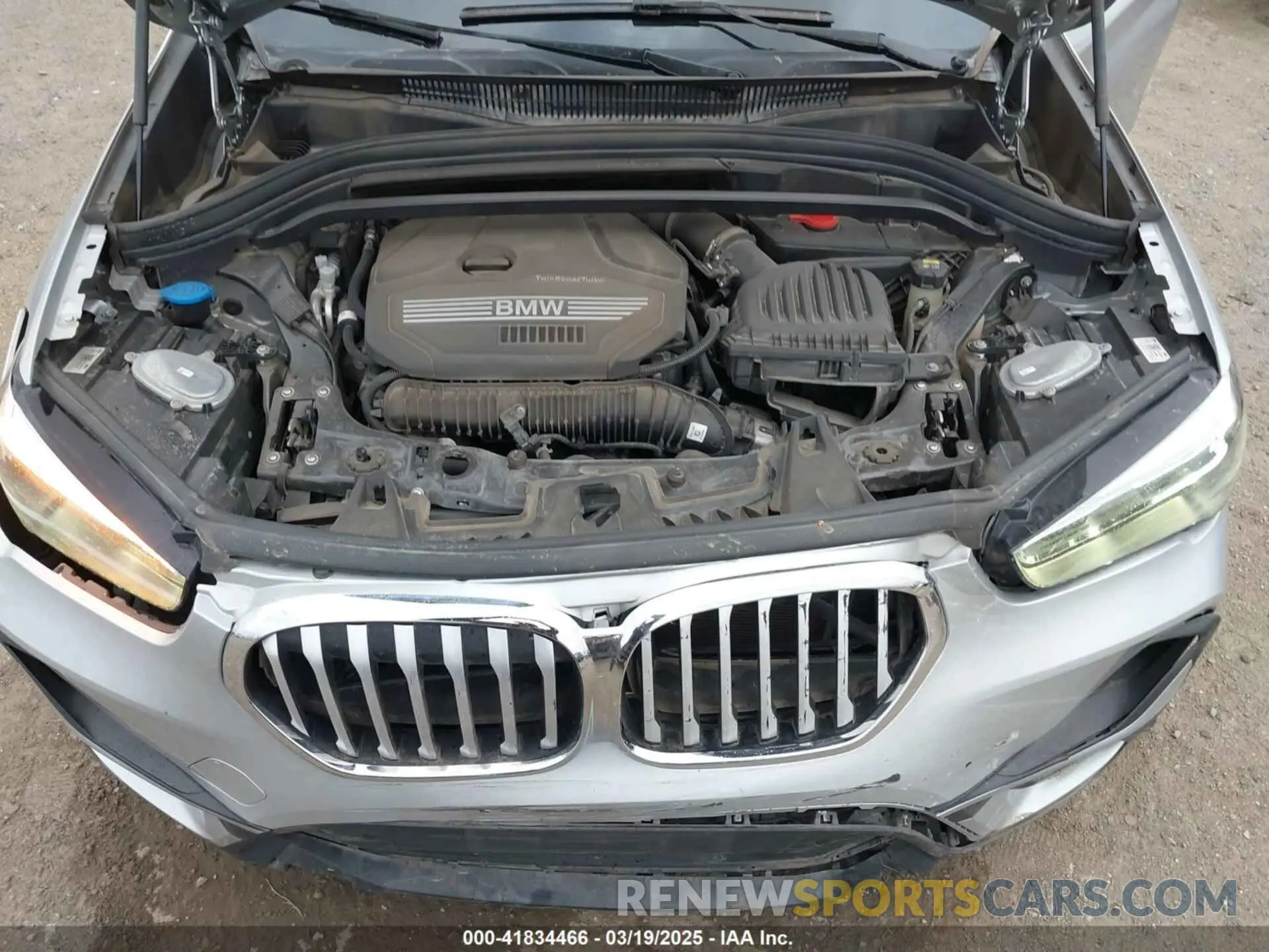 10 Фотография поврежденного автомобиля WBXJG9C00L5S00032 BMW X1 2020