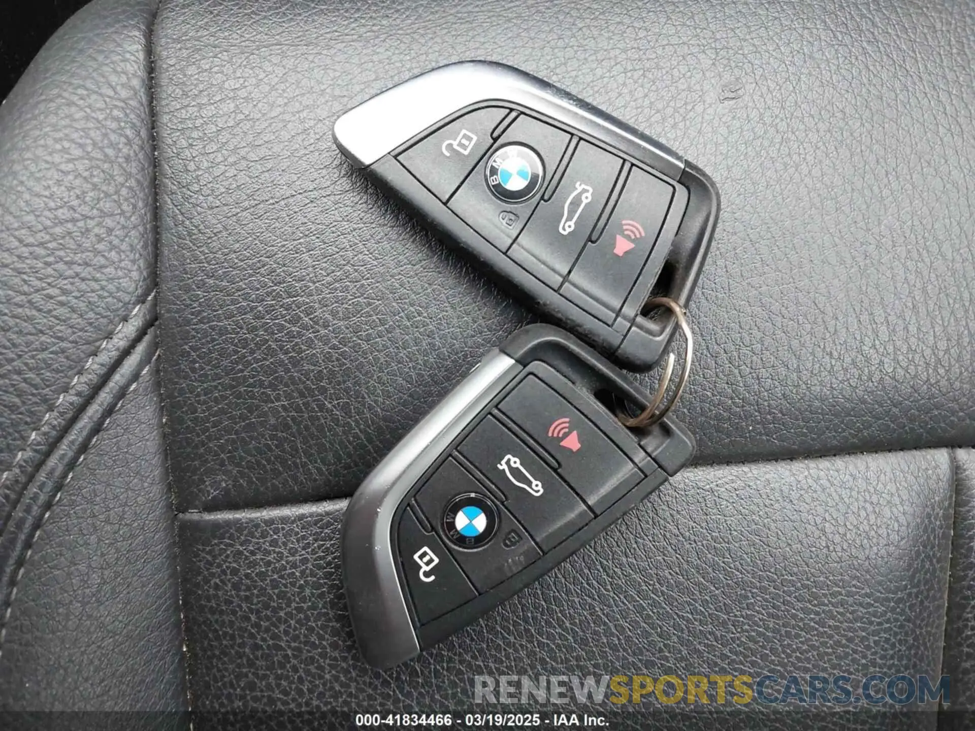 11 Фотография поврежденного автомобиля WBXJG9C00L5S00032 BMW X1 2020