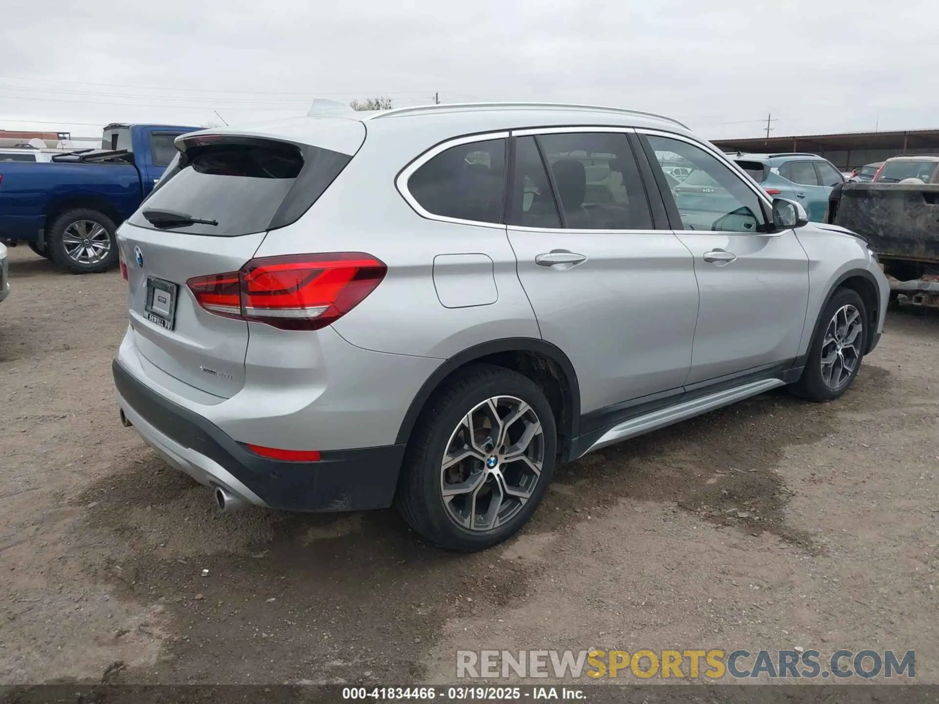 4 Фотография поврежденного автомобиля WBXJG9C00L5S00032 BMW X1 2020