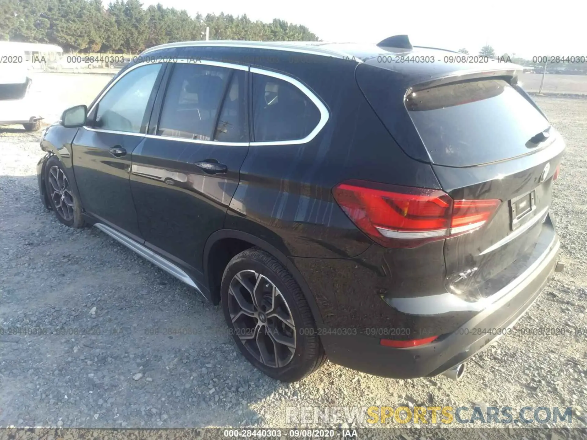 3 Photograph of a damaged car WBXJG9C03L3L88105 BMW X1 2020