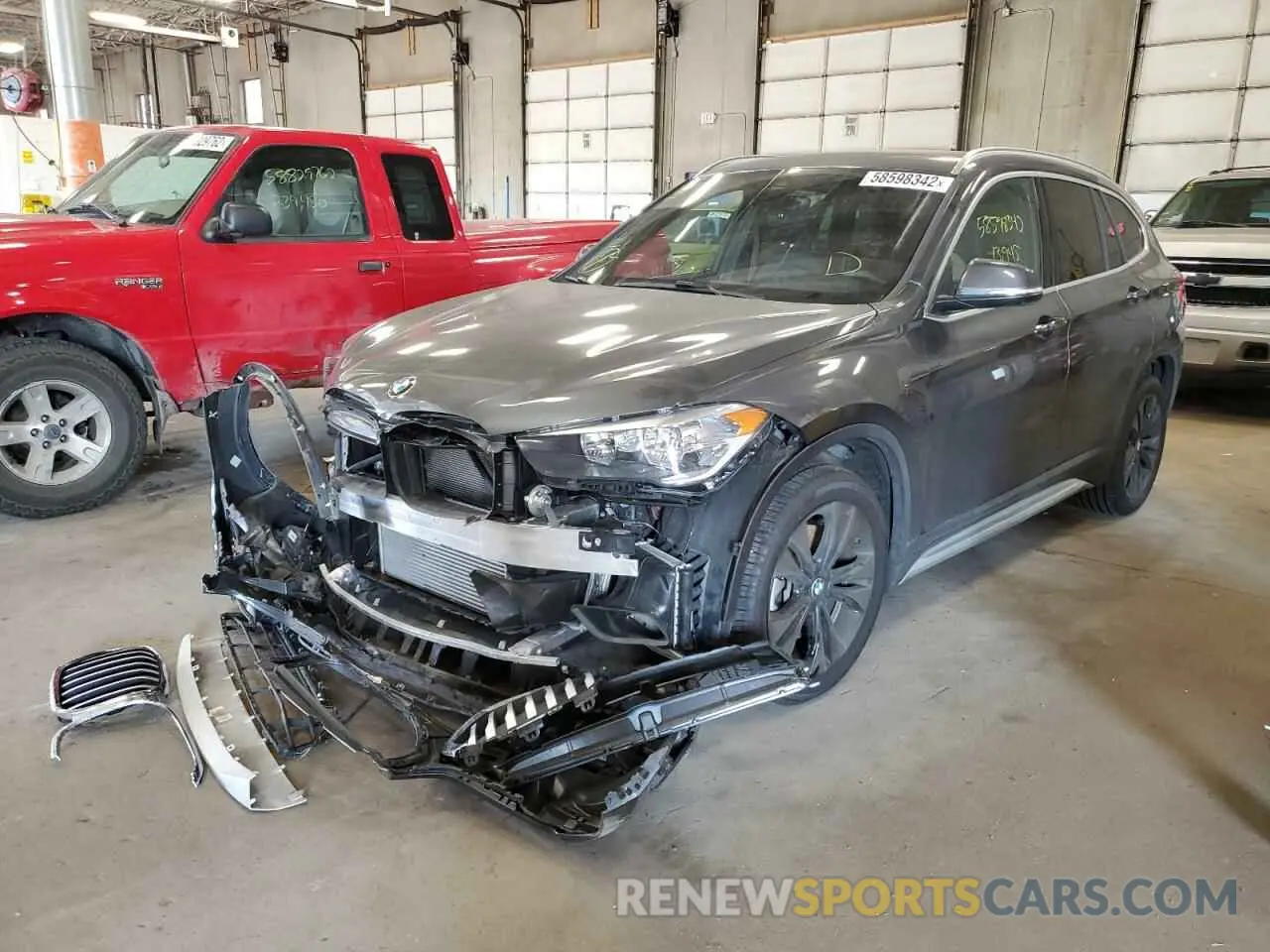2 Фотография поврежденного автомобиля WBXJG9C04L5P52858 BMW X1 2020