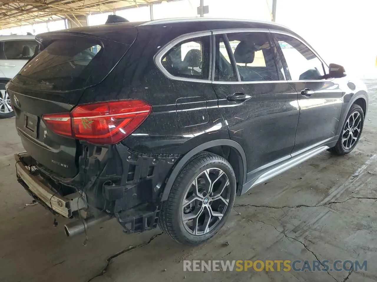 3 Фотография поврежденного автомобиля WBXJG9C07L5R69479 BMW X1 2020