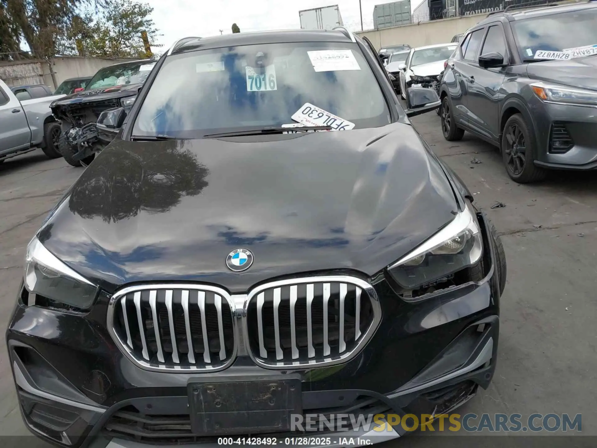 12 Фотография поврежденного автомобиля WBXJG9C09L5R01054 BMW X1 2020